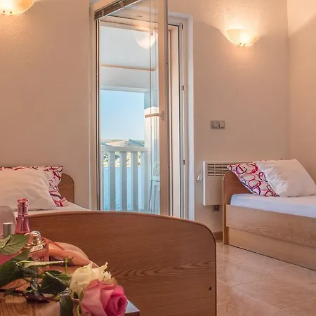 Villa Zdenka Rogoznica (Sibenik-Knin)