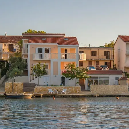 Villa Zdenka Rogoznica (Sibenik-Knin)
